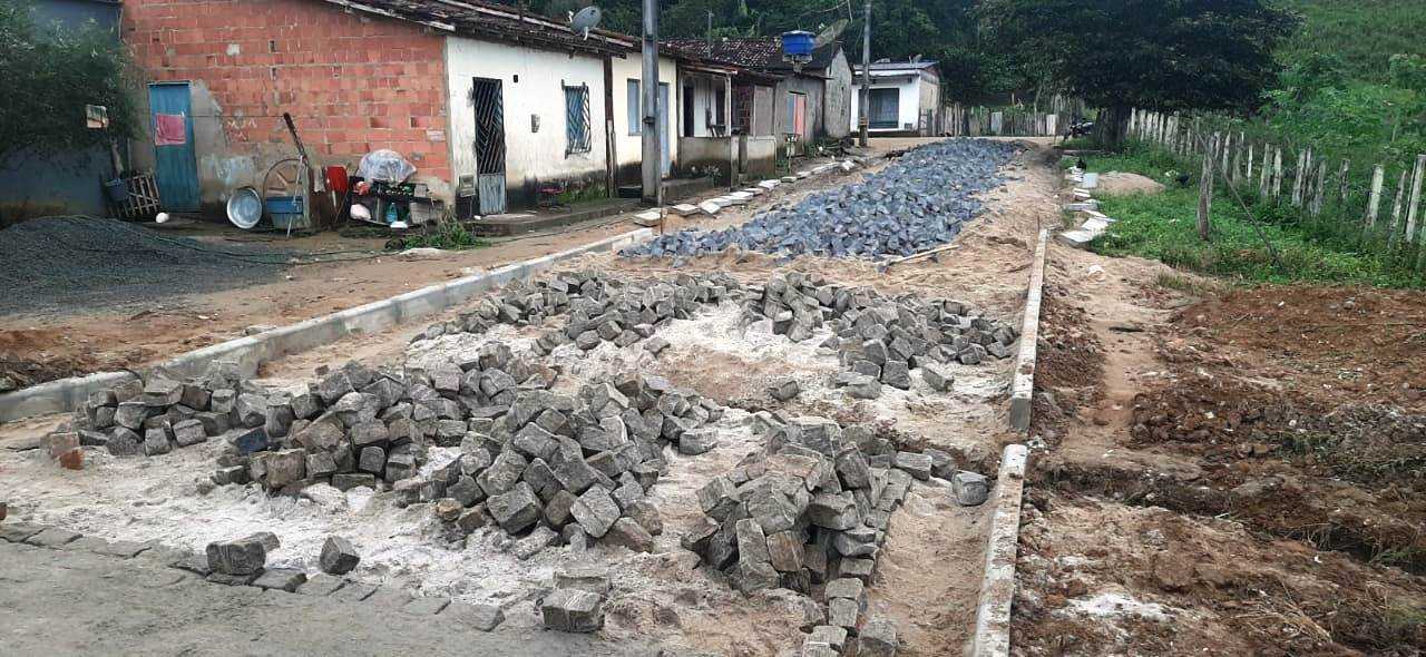 Camacã: Mais 2 ruas em fase de conclusão em São João do Panelinha